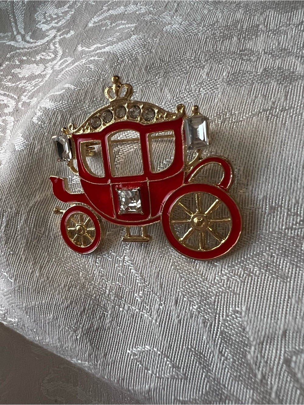 Red Princess Carriage Brooch Pin